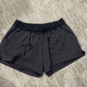 Lululemon shorts with pockets